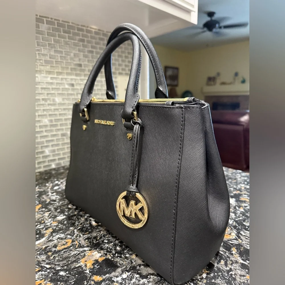 Michael Kors Sutton Black Leather Tote Bag - Picture 4 of 9